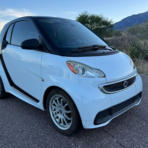 Neatly used 2014 Smart For-Two El-ect-ric D-rive Pa-<b>s</b>-sion - Product Image 1