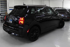 MINI Hardtop 4 Puertas C_ooper S 2023 Usado en Excelentes Condiciones - Product Image 2