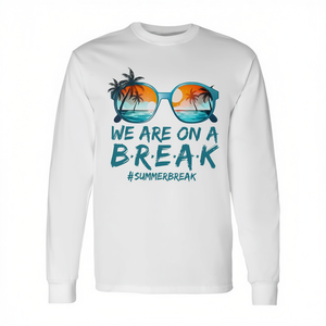 Maglietta a Maniche Lunghe Unisex 'We Are On A Break' per Vacanze Estive, Stampa Digitale Promozionale - Product Image 3