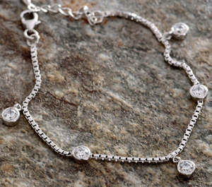 Pulsera Solitario Pia de Plata para Mujer y Niña, Piedras Preciosas Naturales Verdes, Cambio de Color, Perfecto Aniversario, Cumpleaños, Piedras Preciosas Sueltas - Product Image 1