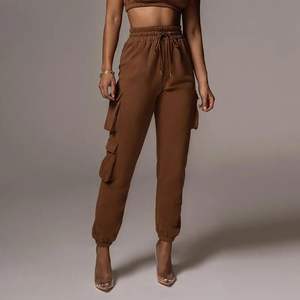 Pantalon de jogging personnalisé brodé pour femme avec taille élastique, coupe ajustée, idéal été comme hiver, style cargo - Product Image 3