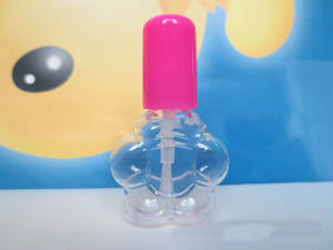 Flacon de vernis à ongles en plastique en forme de fleur de 5 ml vide avec impression sérigraphique et bouchon avec pinceau - Product Image 2