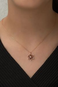 Collier élégant à double rangée en or avec pierres serties, disponible à prix de gros. - Product Image 6