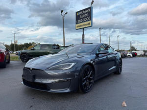 Tesla Model S Plaid AWD 2023 légèrement utilisée, en excellent état - Product Image 2