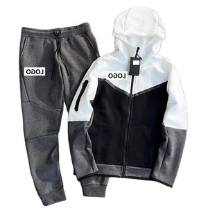 Ensemble de survêtement unisexe personnalisé en molleton technique respirant, coupe ajustée, vêtements de sport avec logo personnalisé, fabriqué au Pakistan - Product Image 2