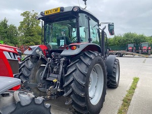 Tractor Massey Ferguson 5711 Usado en Buen Estado con Bomba y Caja de Cambios de Alto Rendimiento para Agricultura Pesada - Product Image 5