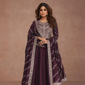 Shalwar Kameez Premium completamente cosido en seda PESADA | Dupatta bordada y trabajo de hilo | Longitud máxima 60 - Product Image 1