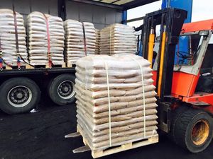 Pellets de madera de biomasa Din Plus A1 al mejor precio disponibles para suministro/Pellets certificados Enplus de ahorro de energía industrial para la UE - Product Image 5