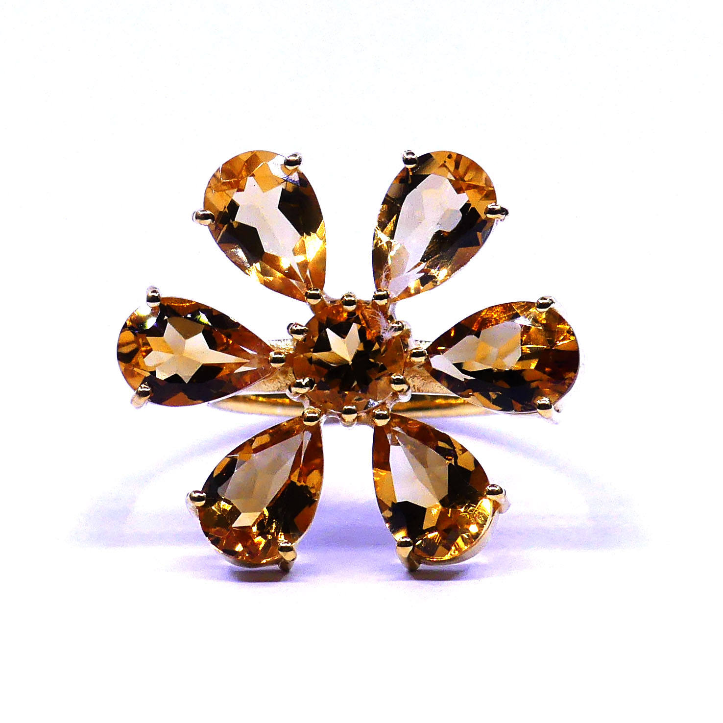 สีเหลือง