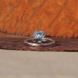 2,15 Ct Cojín Corte Lab Grown Diamond Half Eternity Anillo de compromiso Oro CVD Diamante Aniversario Anillo de regalo para ella - Product Image 5