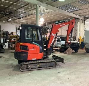 Mini-pelle KX033-4R3 Kubota 2018-3.3 tonnes-24.8 HP diesel-Excavatrice compacte à rotation nulle - Product Image 1