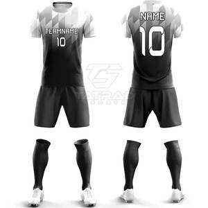 Uniforme de Fútbol Personalizado - 100% Poliéster de Secado Rápido y Ligero, Hecho en Pakistán, Alta Calidad, Colores y Logotipos Personalizados para Equipos - Product Image 1