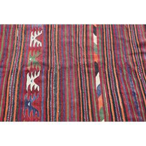 Alfombra Kilim de 4.3x7.8 pies, Alfombra Turca Vintage, Alfombra con Estampado Animal Rojo y Azul - Product Image 4