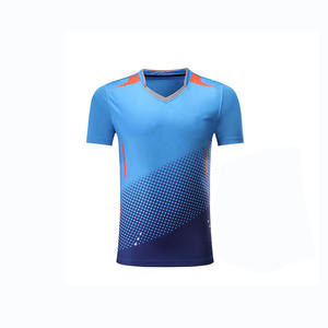 Uniforme personnalisé de tennis d'équipe maillot en polyester nouveau design avec nom personnalisé logo de l'équipe imprimé par sublimation court inclus - Product Image 4