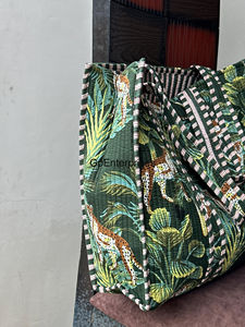 Sacs fourre-tout tigre en coton vert pour femmes faits à la main à la mode pour les voyages d'été 100% tissu en coton doux avec deux poignées nouvelle Collection - Product Image 4