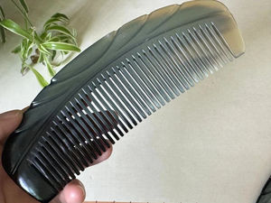 Peine de Cuerno de Buey Natural de Lujo, Pulido, Estilo Animal, Tallado a Mano - Product Image 2