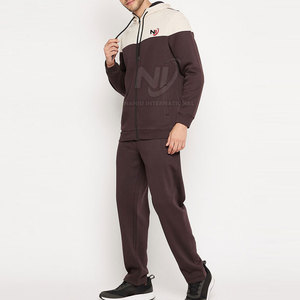Ensembles d'entraînement et de jogging pour hommes les plus vendus survêtements à capuche respirants imprimés de logo personnalisé pour la saison d'hiver - Product Image 2