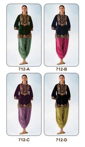 Costume en velours de qualité supérieure pour femme avec travail de séquence de broderie Travail de fil de 3mm Parfait pour les fêtes et les occasions spéciales - Product Image 6