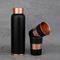 Bouteille d'eau en cuivre uni Offre Spéciale indien étanche et sans joint avec bouteilles en cuivre Ayurveda Healthcare fini noir mat