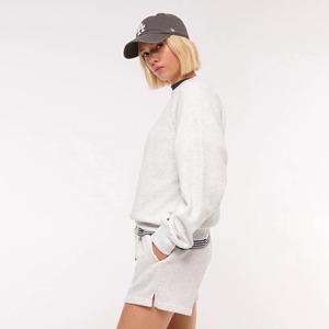 Ensemble sweat-shirt et short deux pièces pour femmes Tricot solide pour une tenue décontractée Coupe décontractée Respirante et confortable - Product Image 2