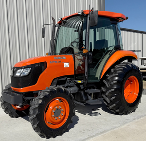 Tracteur de jardin 2012 pour modèle M7040, 1 220 heures, 4 roues motrices, 70 CV, transmission par engrenages - Product Image 1