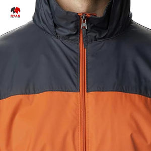 Venta al por mayor de alta calidad personalizado Softshell chaqueta impermeable a prueba de viento al aire libre ropa deportiva para hombres y mujeres logotipo personalizado - Product Image 3
