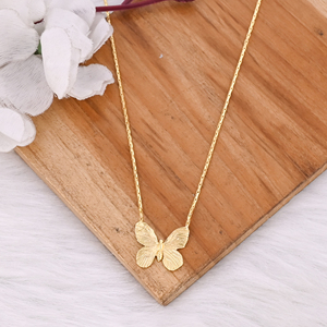 Collar con Colgante de Mariposa de Diseño Nuevo y Moderno, Chapado en Oro sobre Latón, Acabado de Alta Calidad, Ligero, Cadena Ajustable - Product Image 4