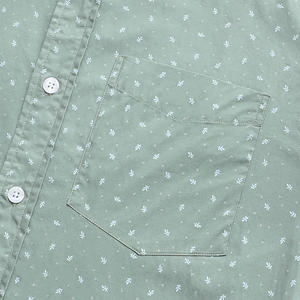 Chemises à manches courtes pour hommes avec motifs imprimés, broderie d'étiquette de logo personnalisé et options de marque personnelle - Product Image 2