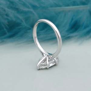 Anillo de Compromiso de Oro Blanco con Certificado IGI, Anillo de Diamantes Solitario Marquise de 6 Puntas - Product Image 4