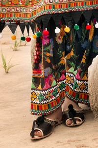 2025 ethnique respirant coton tissu afghan Kuchi broderie robe nouveau Design traditionnel musulman vêtements vente chaude pas cher - Product Image 3