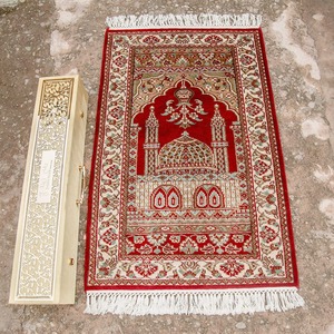 พรมละหมาดผ้าไหมคุณภาพพรีเมียม งานทอมือ สำหรับการประกอบพิธีกรรมประจำวัน ใช้ในมัสยิดหรือที่บ้าน และสำหรับการทำสมาธิ - Product Image 1