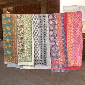 Indien fait à la main bloc imprimé coton Sarong paréo écharpes femmes visage Bikini couverture Ups paréos imprimé fleuri main dessiner sarongs - Product Image 1