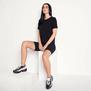 Chándal de 2 piezas de verano Unisex para mujer, conjunto corto informal de patrón sólido con camiseta estampada, pantalones cortos de verano de manga corta - Product Image 2