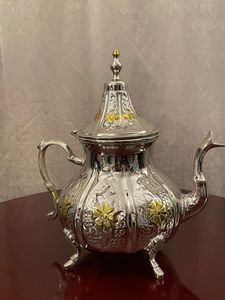 Bouilloire à thé galvanisée finie argent de haute qualité avec poignée et théière à couvercle doré pour l'utilisation de la cuisine de table de service de thé - Product Image 4