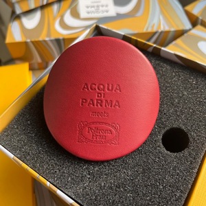 Purificador de Aire para Automóvil Moderno y de Lujo Marcan, Fragancia Duradera, Perfume Duradero, Colocación en la Ventilación para un Automóvil Fresco - Product Image 1