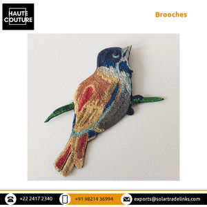 Recién llegado, calidad genuina bordada a mano, 10,5 cm de ancho, Kasab Bullion, broches en forma de pájaro con broche a la venta - Product Image 2