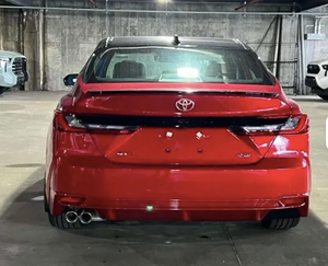 Toyota Camry XSE 2025 Seminuevo - Tracción Delantera - 2.5L 4 Cilindros - Gasolina/Eléctrico - con Asientos de Cuero - Volante a la Derecha e Izquierda - Product Image 3