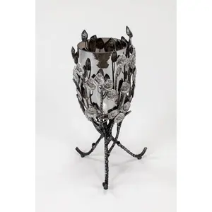 Vase à fleurs en métal tendance mondiale pour la décoration intérieure, design moderne, luxueux, fait main, écologique, intérieurs élégants Zahid - Product Image 1