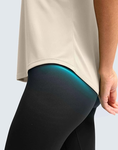 Camiseta de tenis de ajuste cómodo, paneles de malla transpirable, material de secado rápido, camiseta atlética elegante para entrenamientos de mujer - Product Image 5