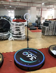 Nueva cabina de fotos 360 para fiestas con estuche de transporte, batería adicional, personalización de logotipo, cabina con cámara giratoria 360 para 4-5 personas - Product Image 3