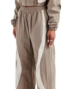 Ensemble de short en nylon du fabricant personnalisé pour femmes survêtement en nylon avec logo brodé personnalisé costume coupe-vent ensemble de short en polyester - Product Image 5