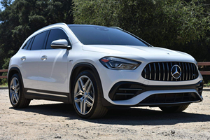 Mercedes-AMG GLA45 d'occasion, propre, modèle 2022, prêt à être expédié - Product Image 3