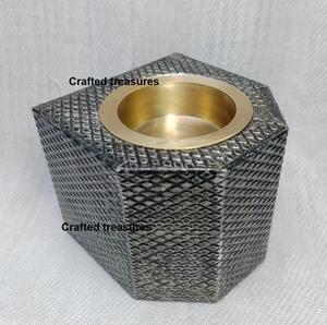 Portavelas Hexagonal de Latón Calado Hecho a Mano, Estilo Marroquí, con Copa Interior Dorada, Decoración Étnica para el Hogar - Product Image 5