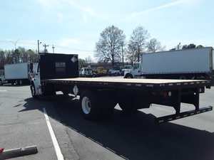 Camión Usado Freightliner M2 106 de Alta Potencia Diésel, Cabina Convencional, Plataforma Plana, para Transporte de Carga Comercial - Product Image 2