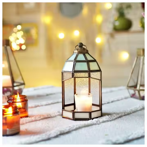 Atractivas linternas hechas a mano con un elegante diseño de metal 2025 lujosas linternas de metal marroquí para velas y decoración del hogar. - Product Image 4