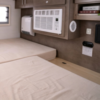 Mini-caravane moderne et légère en forme de larme, design pliable, construction en aluminium et acier inoxydable pour voitures/SUV de petite taille