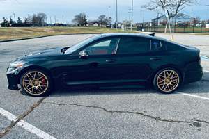 PERFECTLY USED 2023 pour Stinger GT2 AWD Twin-Turbo V6 Jantes R20 Cuir Gauche Modifications Performance Légères Faible Kilométrage - Product Image 3