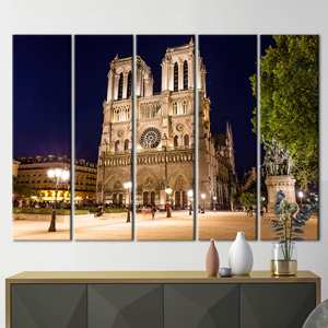 Elegante arte mural de Notre-Dame: lienzo impreso con paisaje urbano para decoración del hogar, 5P: estirado sobre lienzo - Product Image 1
