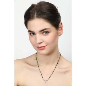 Compra un Mangalsutra de Plata Pura Chapado en Oro con Cuentas en Forma de Flor, un Collar Religioso Étnico con Diamantes y Perlas, un Regalo Perfecto para tu Esposa - Product Image 5