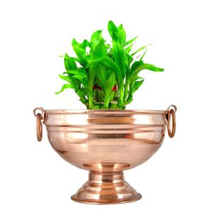 Elegante florero de metal con detalles antiguos perfecto para complementar la estética de la decoración de la habitación clásica o moderna - Product Image 2